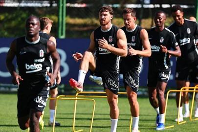 Beşiktaş'ta Midtjylland mesaisi devam ediyor