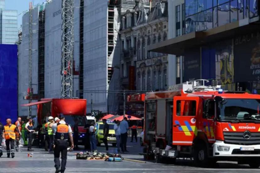 Brüksel'de 15 katlı binada yangın: 2 ölü, 4 kayıp