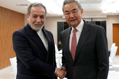 Çin ve İran dışişleri bakanları Körfez’deki gerilimi ele aldı