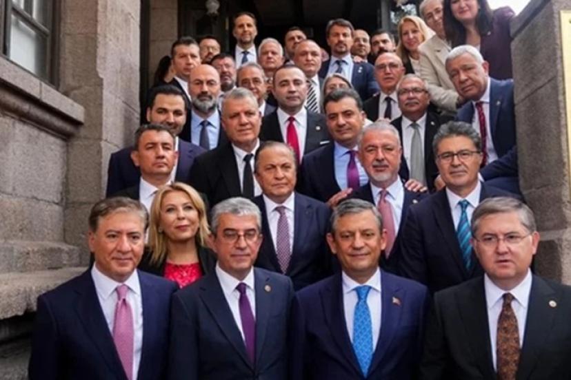Çok konuşulacak iddia: Yeni Parti’den 10 vekil istifa edebilir!