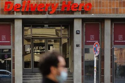 Delivery Hero yönetimi, hissedarlarına Uber'in satın alma teklifini kabul etmelerini tavsiye etti