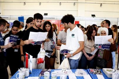DEÜ, İzmir Üniversite Tercih Fuarı'nda Aday Öğrencilerle Buluştu