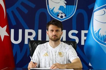 Erzurumspor FK Murat Cem Akpınar ile sözleşme yeniledi
