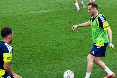 Fenerbahçe, yeni sezon hazırlıklarını sürdürdü