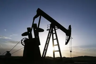 Goldman Sachs: Küresel petrol piyasası yeniden arz fazlasına dönüyor