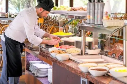 Her bir sigortalı için 3 bin 500 TL destek! Turizm çalışanları için SGK prim teşviki yasalaştı