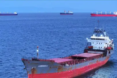 Hürmüz Boğazı'nda gemi trafiği azaldı! Enerji tankerleri kayboldu, petrol 91 doları aştı