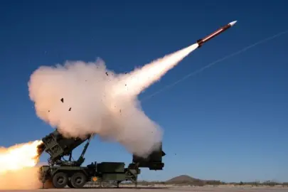 İran savaşı ABD'nin stoklarını tüketti! Pentagon'dan milyarlarca dolarlık füze kararı