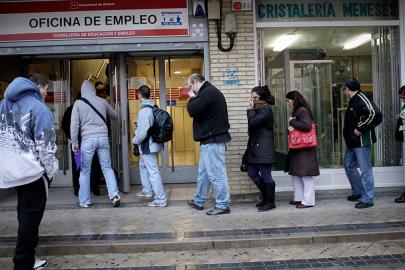 İspanya’da işsiz sayısı Ocak 2008’den bu yana ilk kez 2,3 milyonun altına düştü