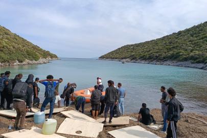 İzmir'de 22 düzensiz göçmen yakalandı