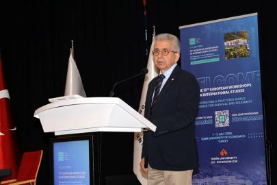 Küresel sorunlara İzmir’den ortak akıl: İzmir Ekonomi’de ‘uluslararası’ buluşma