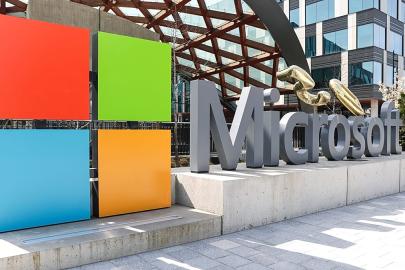 Microsoft rekor kâr açıkladı, hisseler %10 yükseldi; Meta hayal kırıklığı yarattı