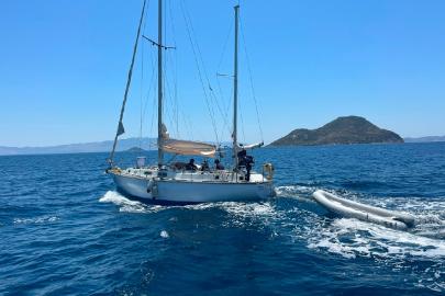 Muğla'da 35 düzensiz göçmen ile 2 göçmen kaçakçılığı şüphelisi yakalandı