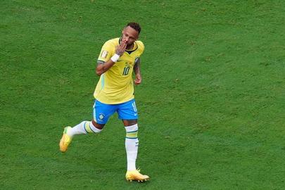Neymar, milli takım kariyerini noktaladı