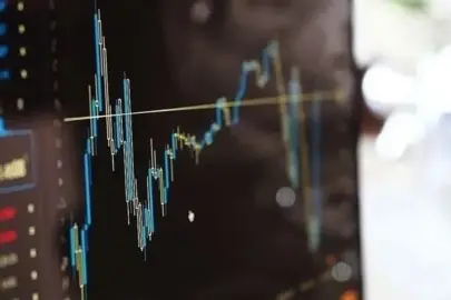 Piyasalarda jeopolitik risk dalgalanması! Petrol yükseldi, BİST100 ve altın sert düştü