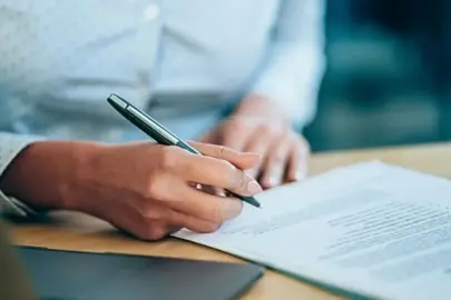 Resmî Gazete'de yayımlandı! Sözleşmeli personeller için kritik değişiklik