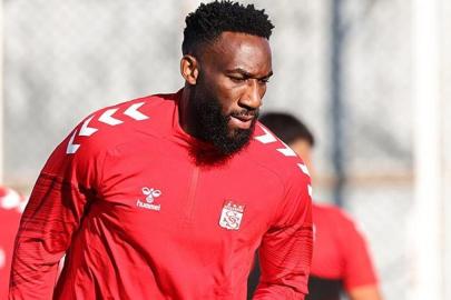 Sivasspor, Aaron Appindangoye’nin sözleşmesini yeniledi