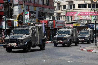 Siyonist rejim biri kadın 8 Filistinliyi esir aldı