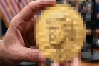 Trump’ın altın parası ortaya çıktı: Görüntüsü sosyal medyayı karıştırdı