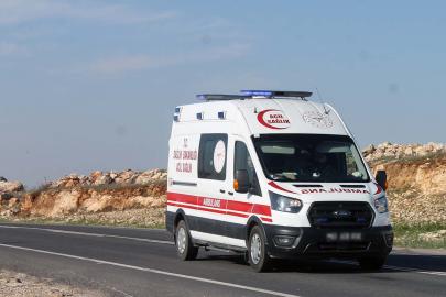Uşak'ta şarampole devrilen tırdaki 3 kişi yaralandı