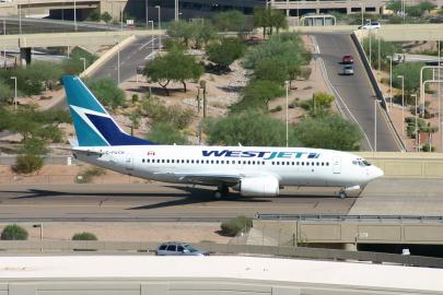 WestJet'in 4 bin 400 kabin görevlisinden grev tehdidi