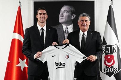 3 yıllık sözleşme! Beşiktaş Dusan Vlahovic'i resmen kadrosuna kattı