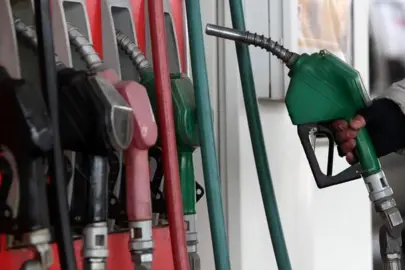 Akaryakıta Eşel mobil kalkanı! Bakan Şimşek: Mazota küresel şok vatandaşa yansımıyor
