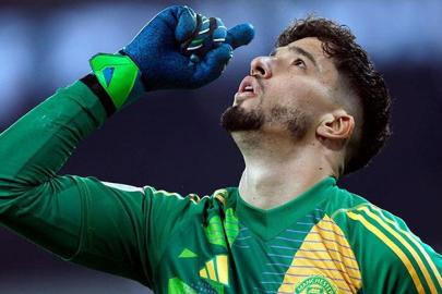 Altay Bayındır yeni takımına imzayı atıyor! Fabrizio Romano duyurdu