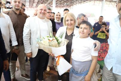 Başkan V. Şen Sahaya İndi İlk Durak Pazar Esnafı Oldu