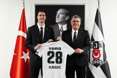 Beşiktaş'ın yeni yıldızı Vlahovic'ten alkışlanacak hareket! Gelir gelmez gönülleri fethetti