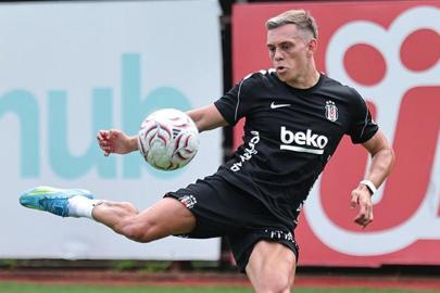 Beşiktaş'ta yıldız futbolcu Trossard ilk antrenmanına çıktı!
