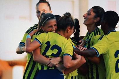 Fenerbahçe, FOMGET'i devirdi