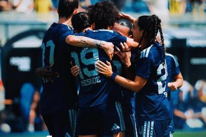 Fenerbahçe'den tarihindeki ilk Şampiyonlar Ligi maçında zafer! Maç sonucu: Metalist 1925 Kharkiv 1-2 Fenerbahçe arsaVev