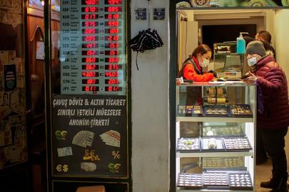 Gram altın 7.000 TL'yi aştı: Altın ve gümüş neden yükseliyor?