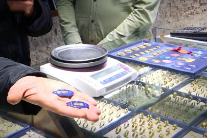 Gram altın yeni haftaya yükselişle başladı