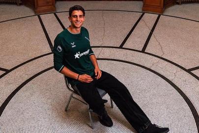 Hull City, Yunan kaleci Tzolakis'i transfer etti
