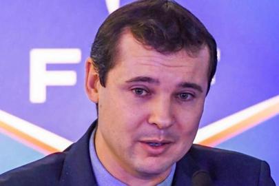 Infantino'yu eleştirdi, görevinden ayrıldı