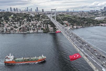 İstanbul Boğazı'ndan ilk altı ayda 19 bin 277 gemi geçti