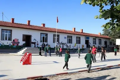 Okullarda yeşil dönem başlıyor: Yeni protokolle yüzde 30 enerji tasarrufu hedefleniyor