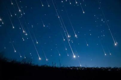 Perseid gök taşı yağmuru zirvede