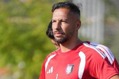 Süper Lig'de şampiyonluk yaşamıştı! Yasin Öztekin'in yeni takımı şaşırttı!