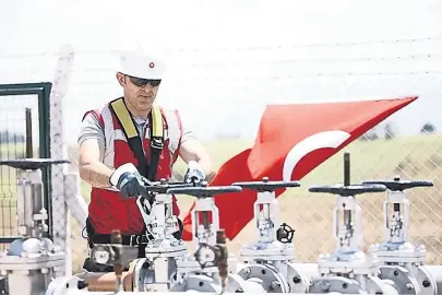 Türkiye enerjisini 3 kıtada büyütüyor