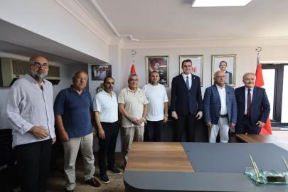 Yeni Parti'ye İzmir'de Katılımlar Sürüyor