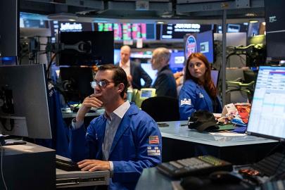 Asya borsaları, düşen petrol fiyatlarıyla Wall Street'i izliyor