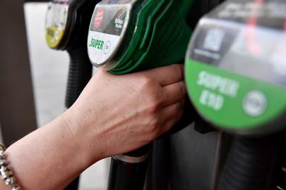 Avrupa'da akaryakıt vergileri: Benzine en çok hangi ülke vergi koyuyor