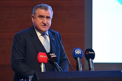 Bakan Bak, futbolseverleri Konyaspor-Filistin Milli Takımı dostluk maçına davet etti