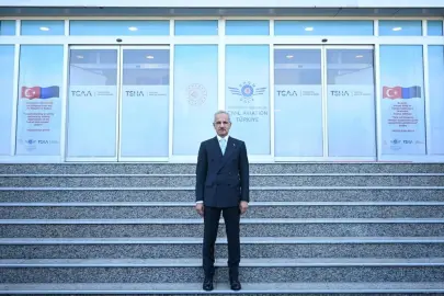 Bakan Uraloğlu açıkladı: Havacılıkta temiz yakıt hamlesi! Hedef karbondioksit emisyonunu yüzde 5 oranında azaltmak