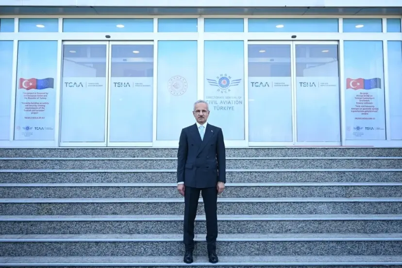 Bakan Uraloğlu açıkladı: Havacılıkta temiz yakıt hamlesi! Hedef karbondioksit emisyonunu yüzde 5 oranında azaltmak