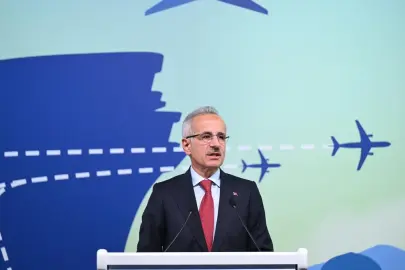 Bakan Uraloğlu açıkladı: Havalimanında kaybolma dönemi bitiyor! Uçuş rehberim ile kapıya kadar rota