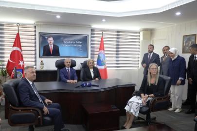 Bakan Uraloğlu’ndan Menderes’e Müjdeler: Menderes- Gümüldür Karayolu Başlıyor